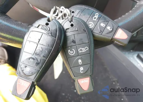 2010 Dodge Challenger R/T из США, поврежденный, VIN 2B3CJ5DT3AH109174